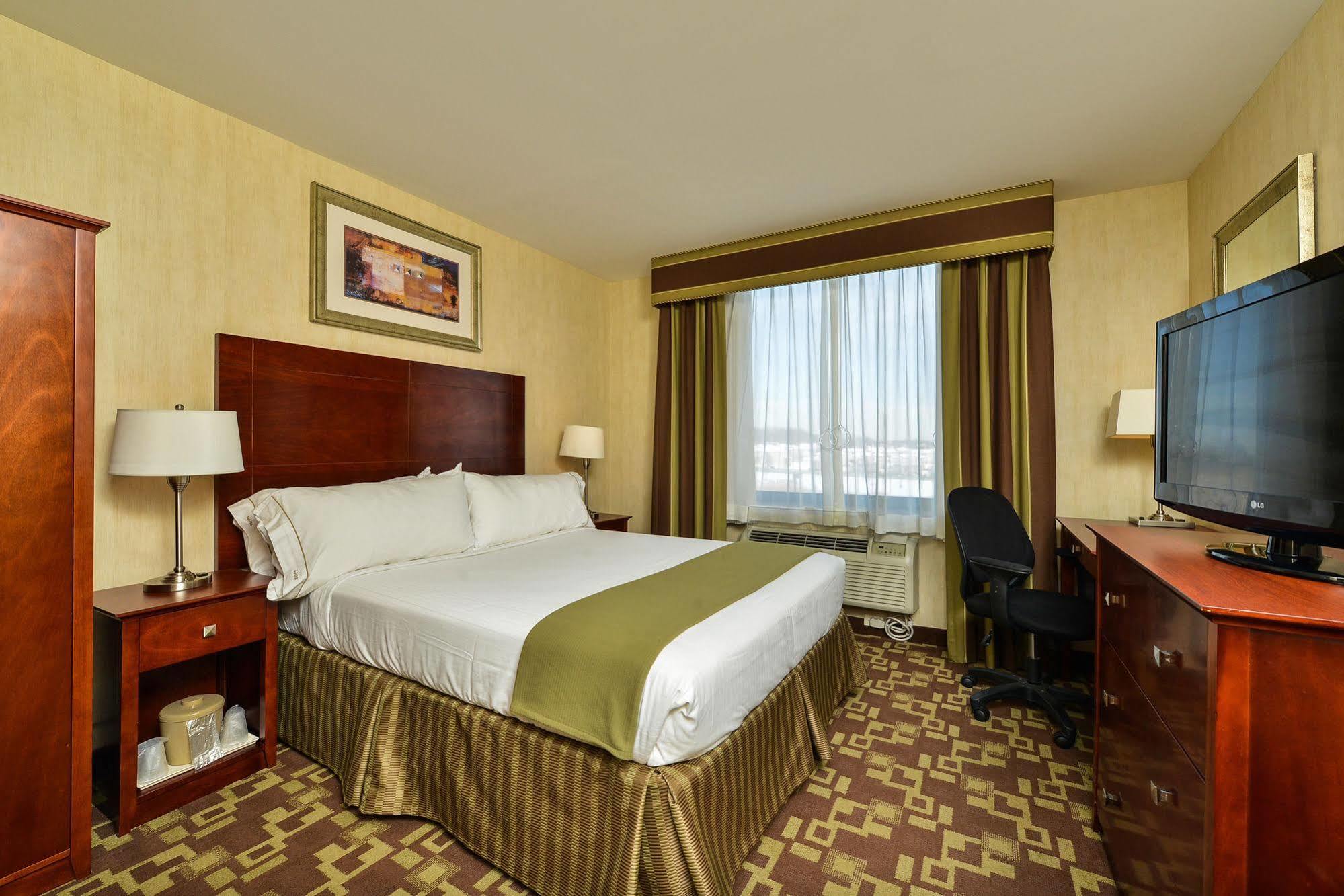 Holiday Inn Express Staten Island West, An Ihg Hotel Nowy Jork Zewnętrze zdjęcie